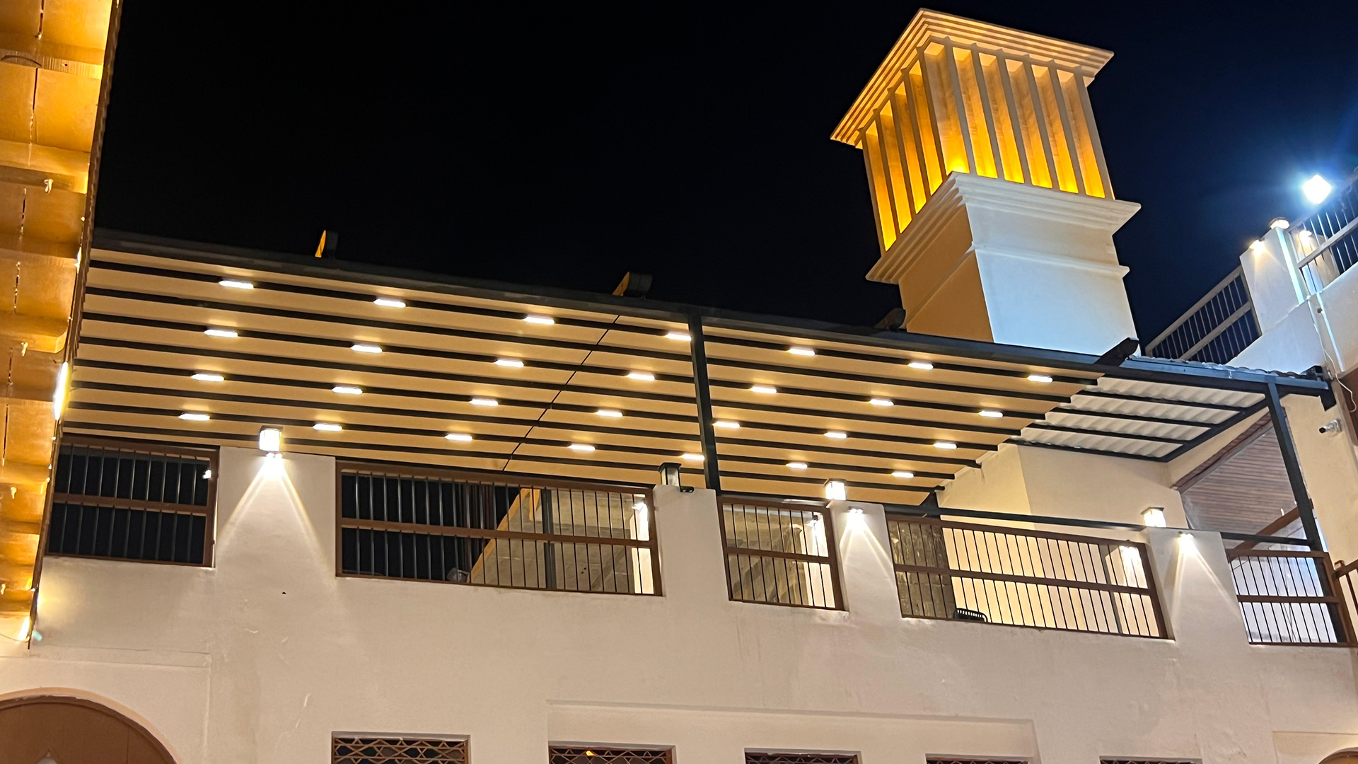 سقف متحرک هتل بوتیک گلشن