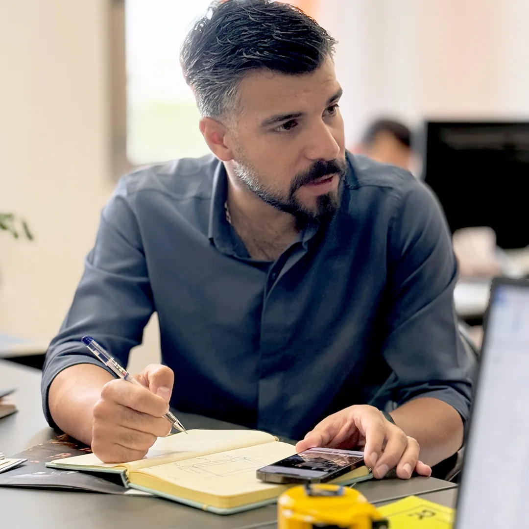 مدیر عامل پرشین روف سعید الله دادیان مدیر عامل پرشین روف